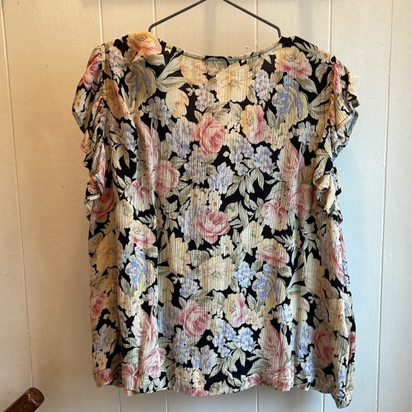 Black Tape Top - Picture 3 of 3